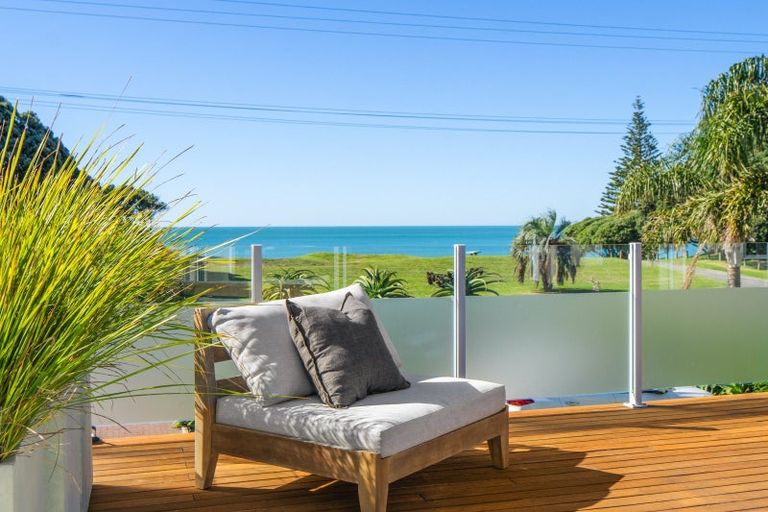 Photo of property in 23 Moana Road, Okitu, Gisborne, 4010