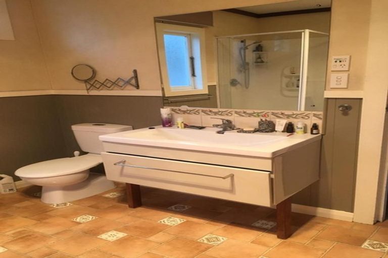 Photo of property in 46 Alice Street, Riverhead, 0820