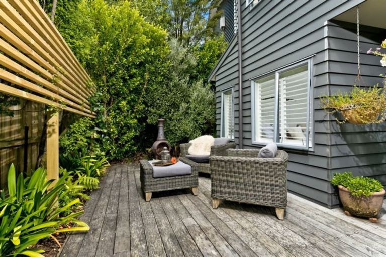 Photo of property in 10 Remu Place, Greenhithe, Auckland, 0632