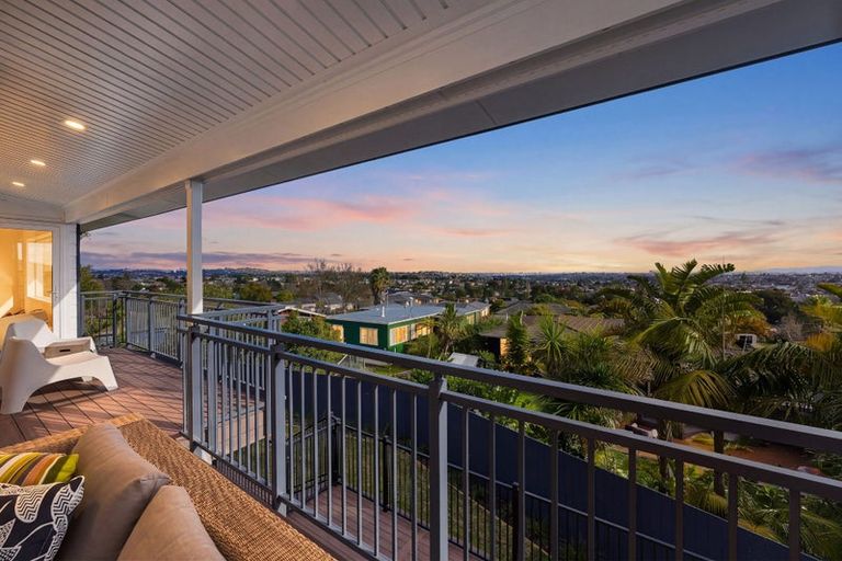 Photo of property in 50 Bleakhouse Road, Howick, Auckland, 2014