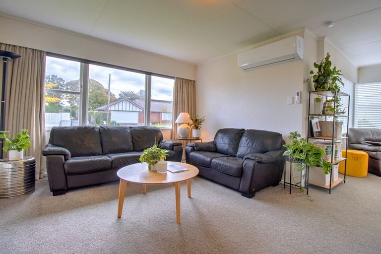 Photo of property in 6 Sutherland Crescent, Westbrook, Palmerston North, 4412