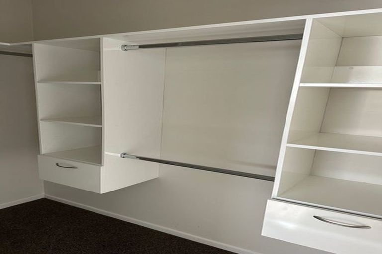 Photo of property in 77 Granville Drive, Massey, Auckland, 0614