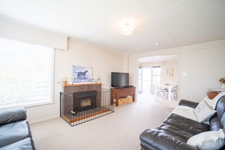 Photo of property in 16 Cavendish Crescent, Awapuni, Palmerston North, 4412