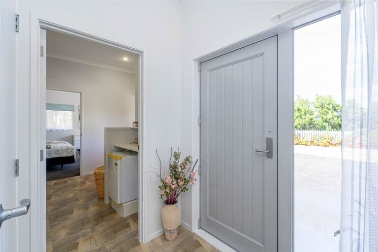 Photo of property in 16 Ohuka Place, Whitianga, 3510