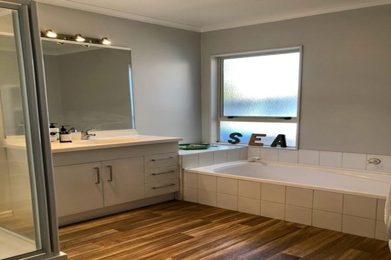 Photo of property in 10 Monterey Key, Papamoa Beach, Papamoa, 3118