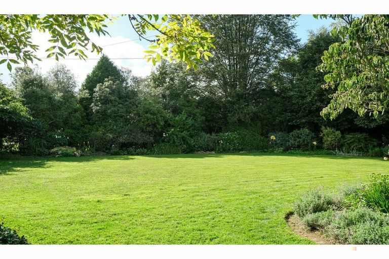 Photo of property in 111 Main North Road, Geraldine, 7930