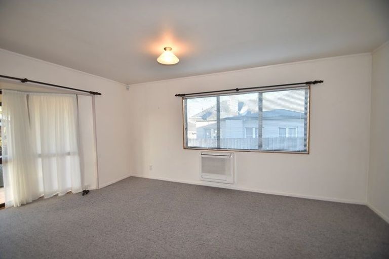 Photo of property in 2/118 Astley Avenue, New Lynn, Auckland, 0600