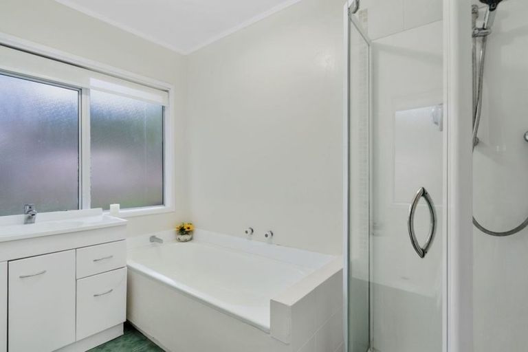Photo of property in 1/11 Foley Place, Torbay, Auckland, 0632