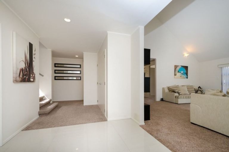Photo of property in 23 Connemara Court, West Harbour, Auckland, 0618