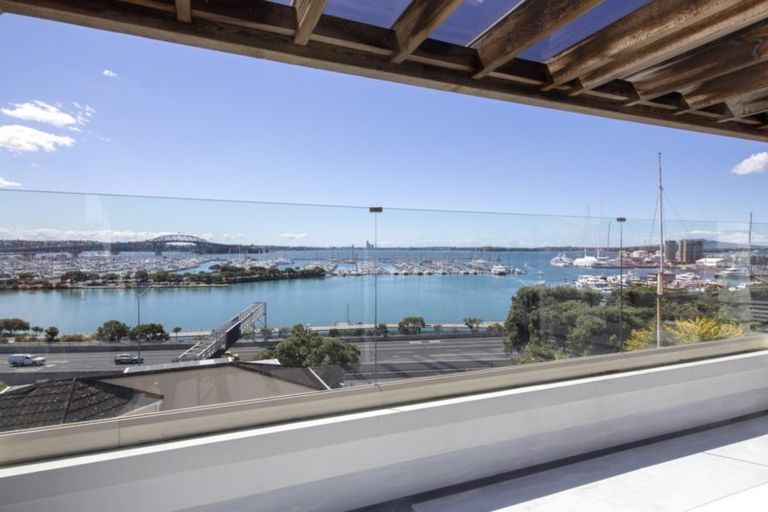 Photo of property in 21 London Street, Hampden, 9410