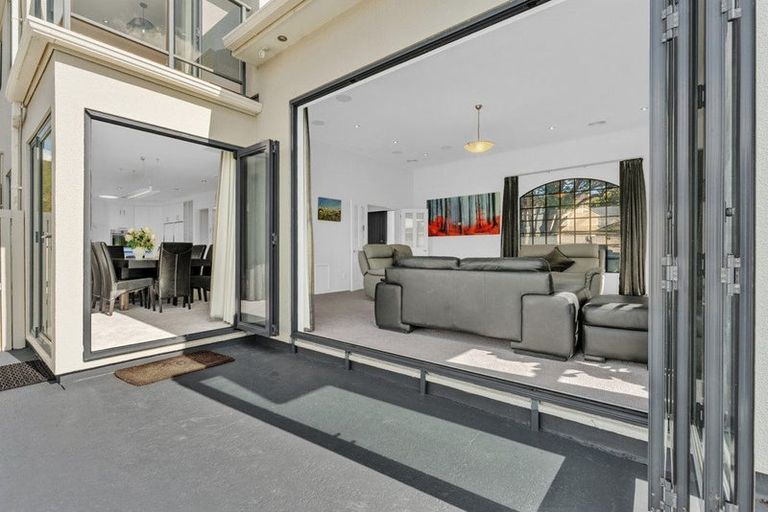 Photo of property in 37 Vincent Street, Waterloo, Lower Hutt, 5011