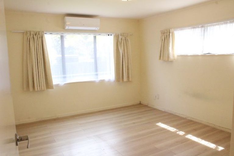 Photo of property in 1/25 De Quincey Terrace, Highland Park, Auckland, 2010