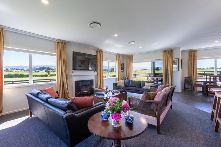 Photo of property in 11 Adelaide Road, Dannevirke, 4978