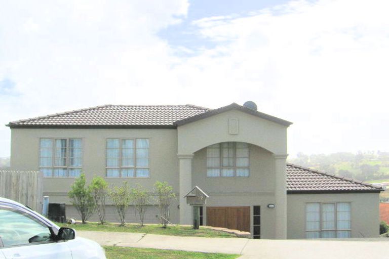 Photo of property in 22 Maidstone Place, Oteha, Auckland, 0632