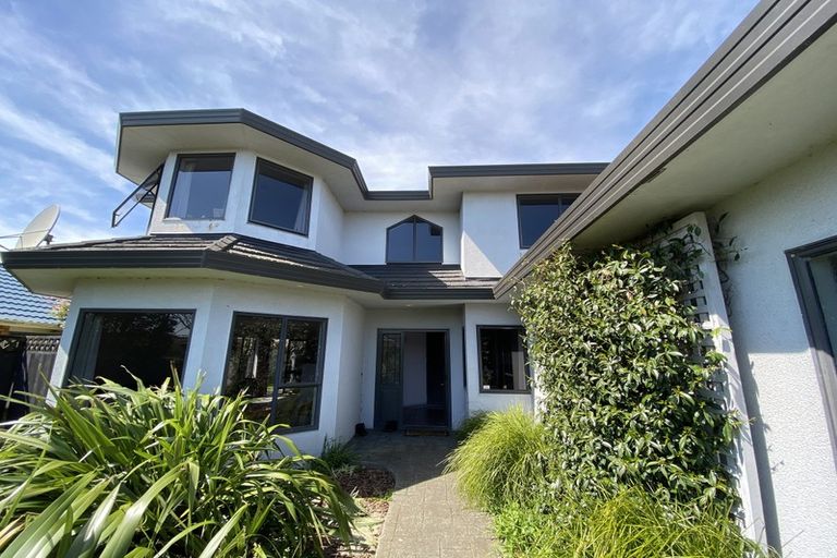Photo of property in 25 Rosebank Avenue, Kelvin Grove, Palmerston North, 4414