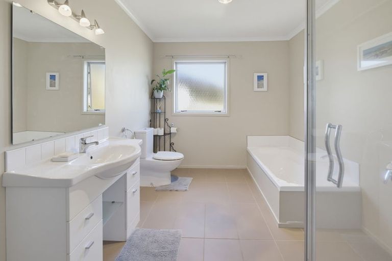 Photo of property in 9 Ohuka Place, Whitianga, 3510