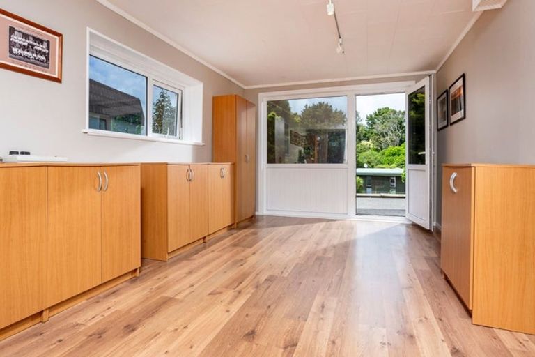 Photo of property in 10 Woodcote Drive, Glenfield, Auckland, 0629