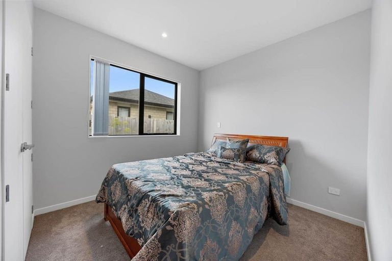 Photo of property in 13 Lumber Rise, Swanson, Auckland, 0614