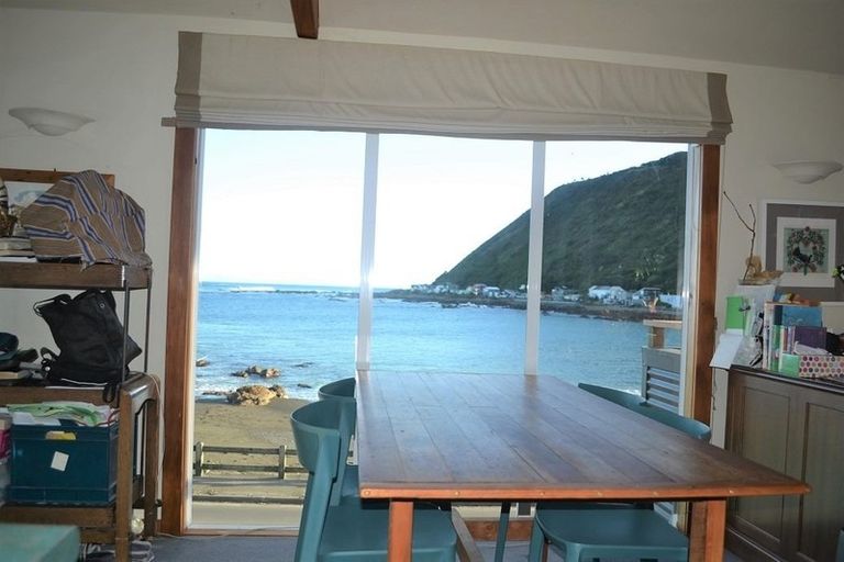 Photo of property in 32 Owhiro Bay Parade, Owhiro Bay, Wellington, 6023