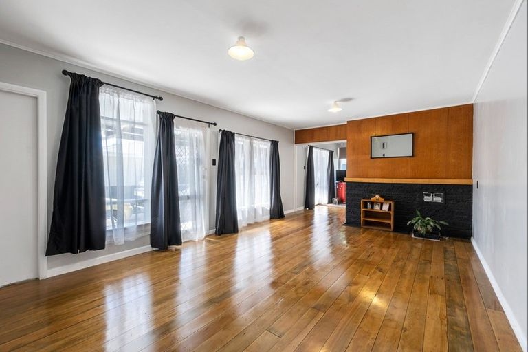 Photo of property in 76 Devon Street, Picton, 7220