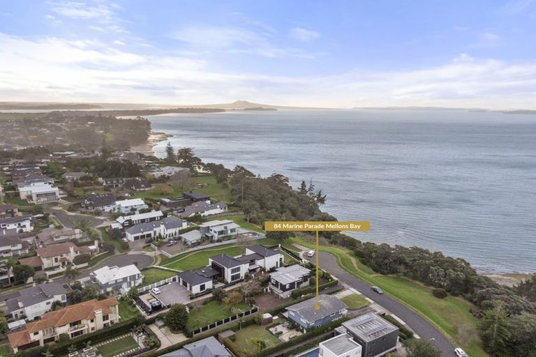 Photo of property in 84 Marine Parade, Mellons Bay, Auckland, 2014