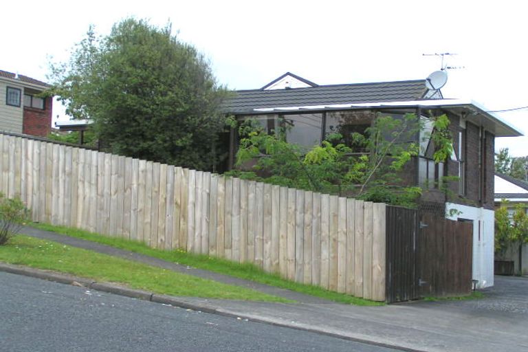 Photo of property in 1/10 Harley Road, Hauraki, Auckland, 0622