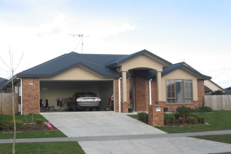 Photo of property in 16 Farringdon Avenue, Rototuna North, Hamilton, 3210