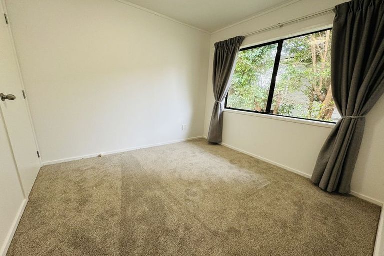 Photo of property in 242a East Coast Road, Forrest Hill, Auckland, 0620
