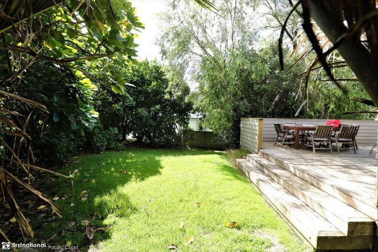 Photo of property in 52 Mako Avenue, Whiritoa, Whangamata, 3691