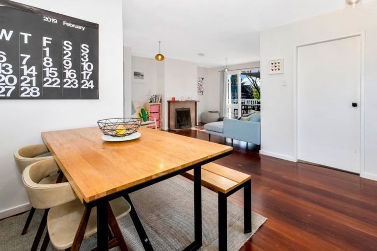 Photo of property in 3 Cadman Avenue, Waterview, Auckland, 1026