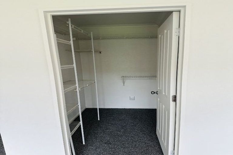 Photo of property in 5 Attymon Lane, East Tamaki, Auckland, 2016