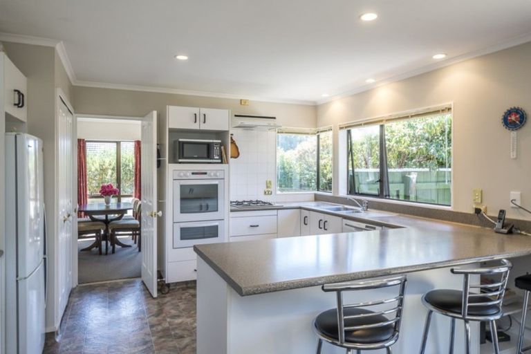 Photo of property in 42 Cedar Drive, Paraparaumu Beach, Paraparaumu, 5032