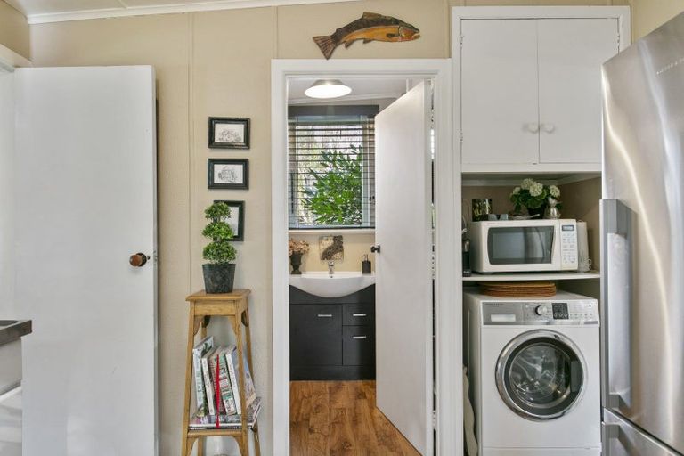 Photo of property in 43 Chesham Avenue, Waipahihi, Taupo, 3330