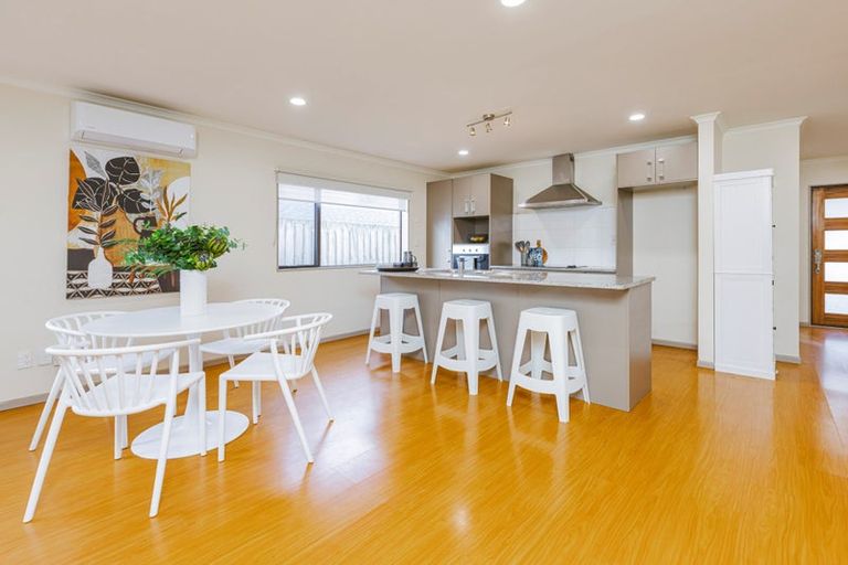 Photo of property in 10d Evans Road, Weymouth, Auckland, 2103