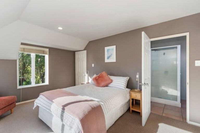 Photo of property in 20 Cashmere Road, Cashmere, Christchurch, 8022