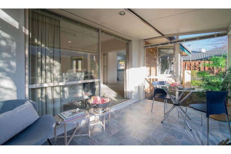 Photo of property in 15 Villa Grove, Ilam, Christchurch, 8041