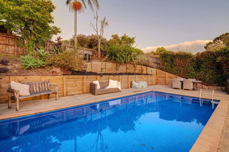 Photo of property in 9 Remu Place, Greenhithe, Auckland, 0632