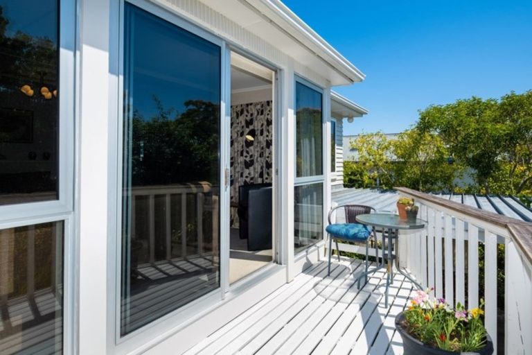 Photo of property in 5 Emerald Hill, Havelock North, 4130