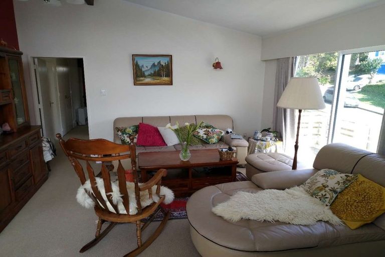 Photo of property in 9 Chisbury Street, Churton Park, Wellington, 6037