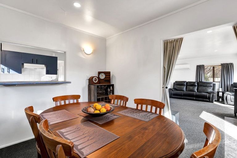 Photo of property in 92 Heta Road, Highlands Park, New Plymouth, 4312