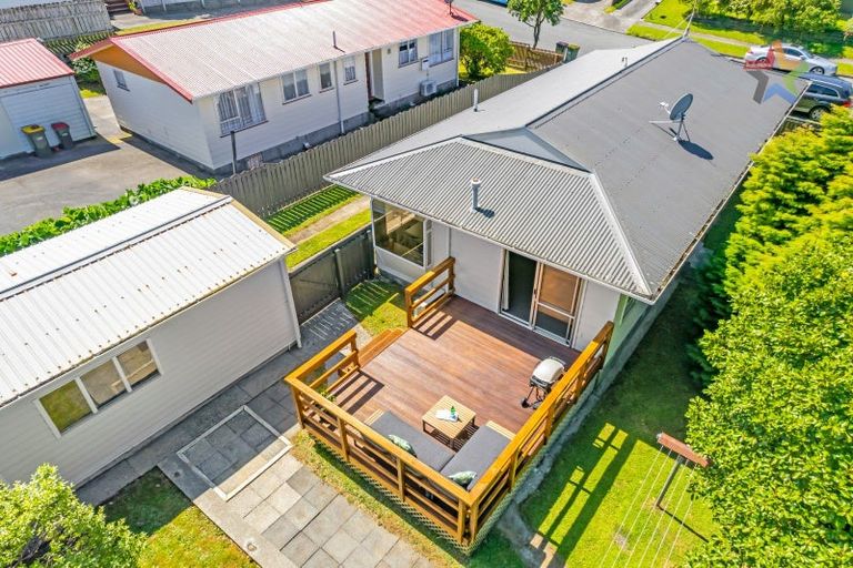 Photo of property in 3 Kaitangata Crescent, Kelson, Lower Hutt, 5010