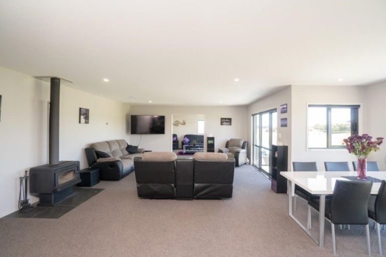 Photo of property in 272 Austin Road, Normanby, Hawera, 4673