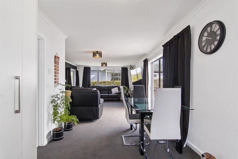 Photo of property in 16 Coronation Street, Waimate, 7924