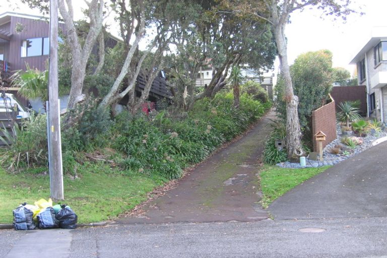 Photo of property in 2 Morrow Avenue, Bucklands Beach, Auckland, 2012