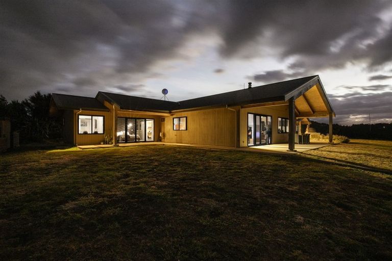 Photo of property in 24b Bethells Road, Waitakere, Auckland, 0816