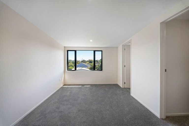 Photo of property in 9/2 Nikau Street, New Lynn, Auckland, 0600