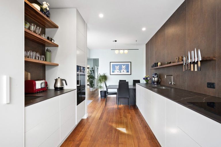 Photo of property in 6 Kowhai Street, Eastbourne, Lower Hutt, 5013