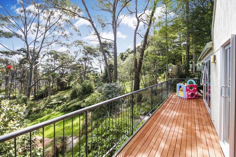 Photo of property in 299 Titirangi Road, Titirangi, Auckland, 0604