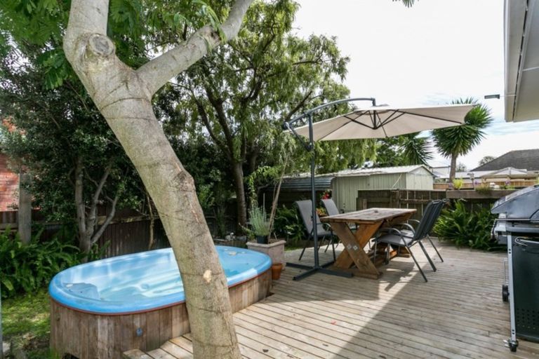 Photo of property in 2 Seddon Crescent, Marewa, Napier, 4110