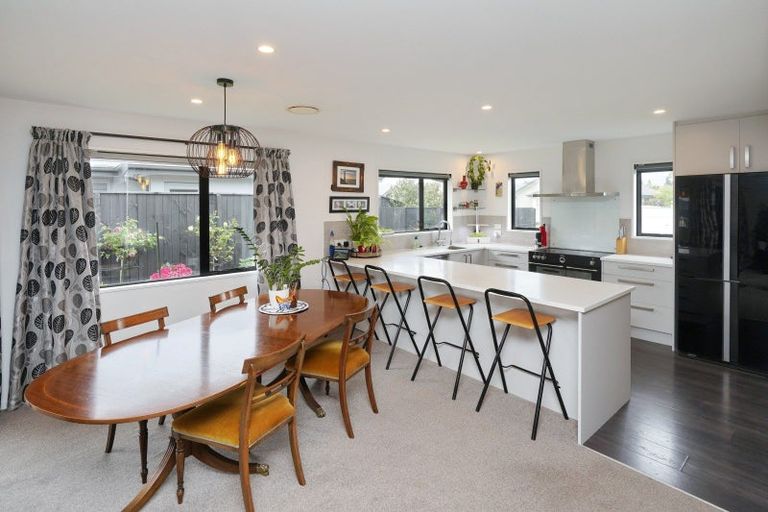 Photo of property in 11 Brantholme Place, Rangiora, 7400